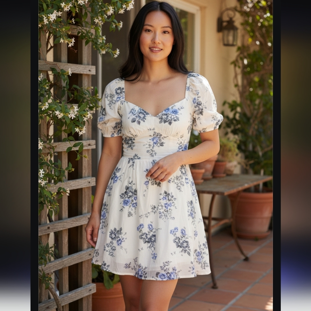 NWT Hollister Women's Floral White/Blue V-Waist Mini Dress With Shorts/Pockets-L